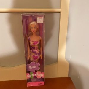 Garden party Barbie